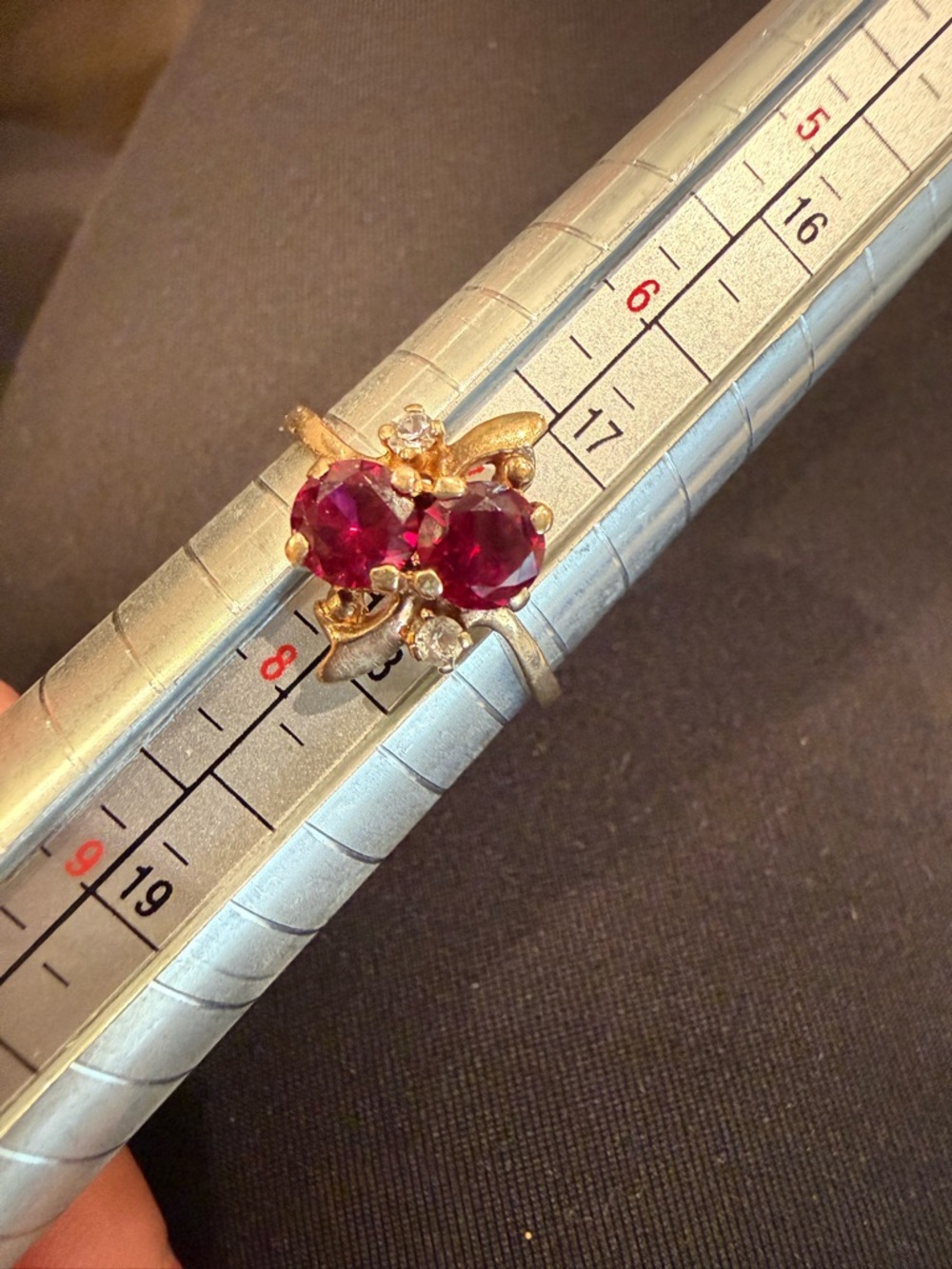 10k Gold Ring with Red Gemstone Cluster - Picture 6 of 7